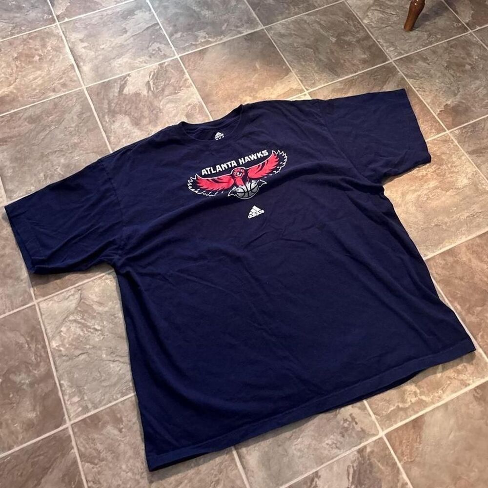 Vintage 2000s Y2K Atlanta hawks adidas center logo baggy tee, size XL, no flaws!